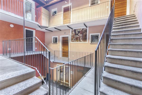 Ascona: Palazzo a reddito 2