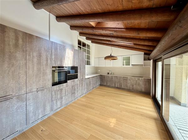 Origlio: Attico duplex 6 locali 6