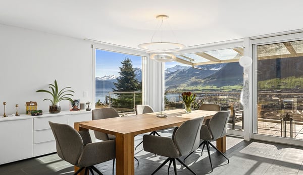 TRAUMHAFTE AUSSICHT SUCHT NEUE GENIESSER – STILVOLL RESIDIEREN ÜBER DEM SEE ***** 4