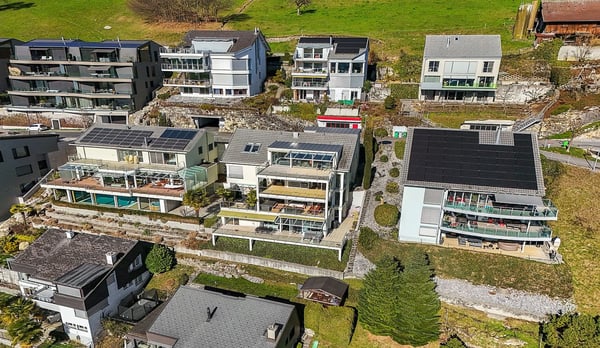 TRAUMHAFTE AUSSICHT SUCHT NEUE GENIESSER – STILVOLL RESIDIEREN ÜBER DEM SEE ***** 13