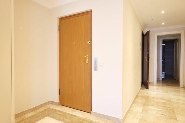 Affittasi appartamento di alto standing, lungolago Lugano 2° Piano 13