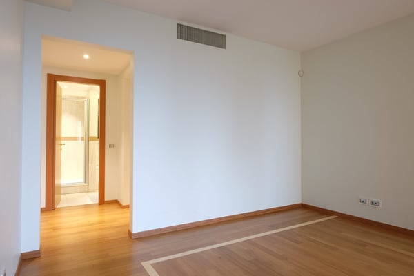 Affittasi appartamento di alto standing, lungolago Lugano al 3° Piano 11