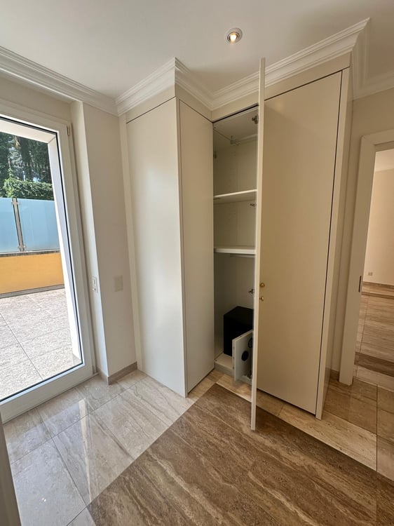 Affittasi appartamento di alto standing, lungolago Lugano al 3° Piano 21