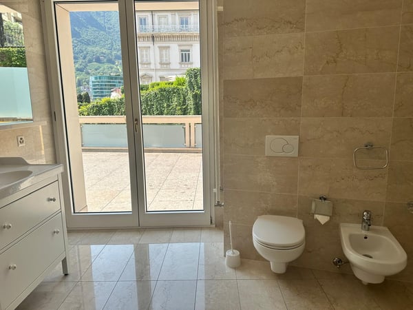Affittasi appartamento di alto standing, lungolago Lugano al 3° Piano 22