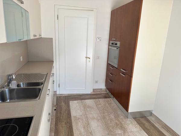 Affittasi appartamento di alto standing, lungolago Lugano al 3° Piano 13