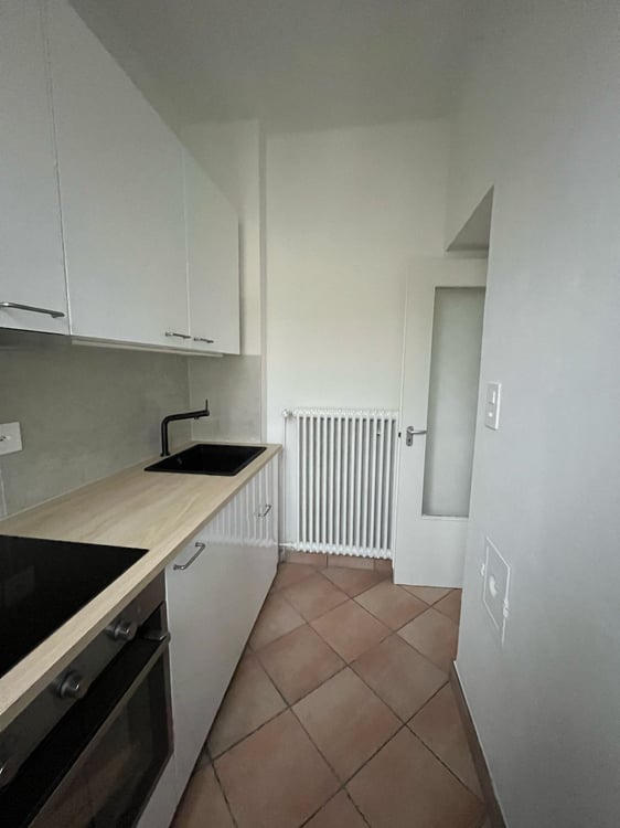 Affascinante Appartamento di 1 Locali nel Cuore di Mendrisio 4