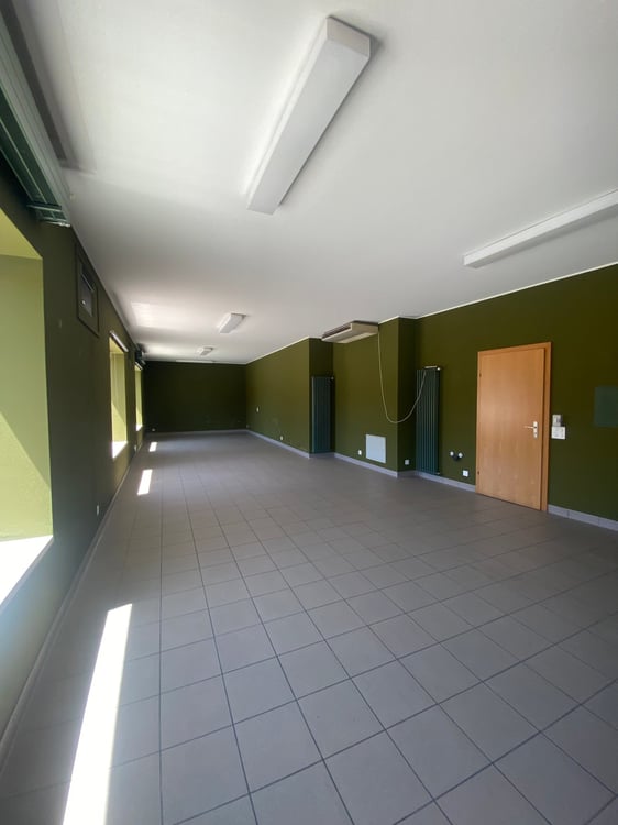 Locale Commerciale in Affitto a Balerna – Via San Gottardo 104 2
