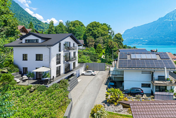 Traumhaus am Brienzersee mit 3.5-Zi-Wohnung, Lift und Panorama! 1