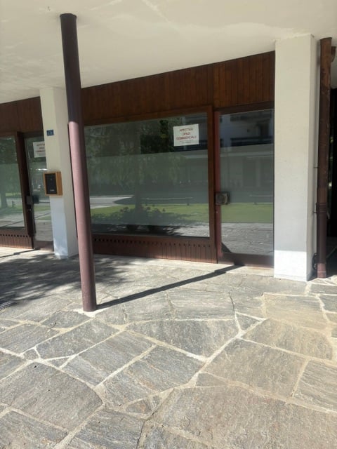 LOCALE COMMERCIALE IN LOCAZIONE a S. Bernardino – 226 m² 2