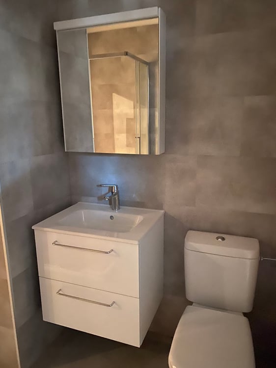 Moderno bilocale con balcone a Massagno 4