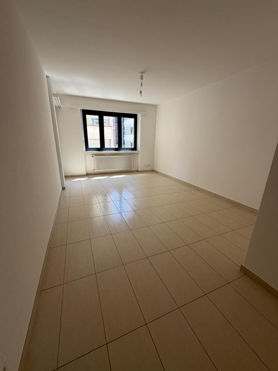 Luminoso appartamento di 4.5 locali con balcone a Lugano – Disponibile subito 3