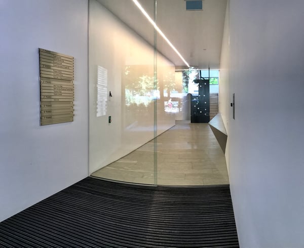 Moderno appartamento con balcone in centro a Chiasso 3