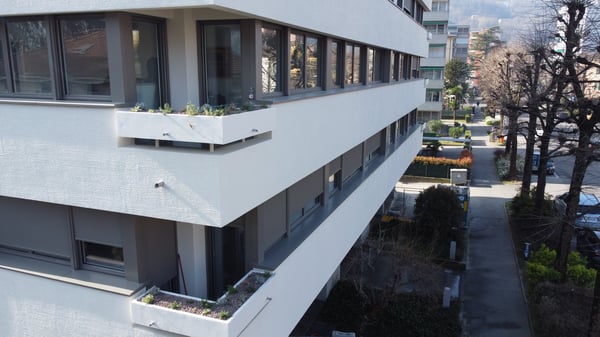 Moderno ufficio di 1 locali a Chiasso con balcone e vista panoramica 2