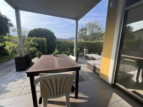 LOSONE - CASA BIFAMILIARE CON GRANDE GIARDINO 18