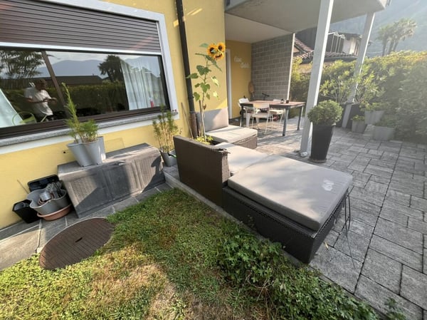 LOSONE - CASA BIFAMILIARE CON GRANDE GIARDINO 17