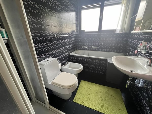 LOSONE - CASA BIFAMILIARE CON GRANDE GIARDINO 11