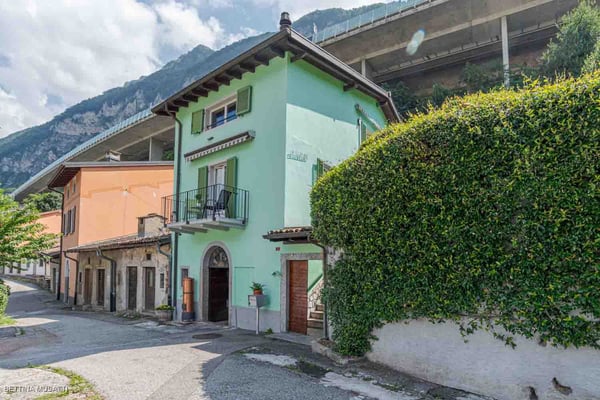 CAPOLAGO – TRADITIONELLES HAUS MIT WEINKELLER: TRADITION UND ERHOLUNG 12