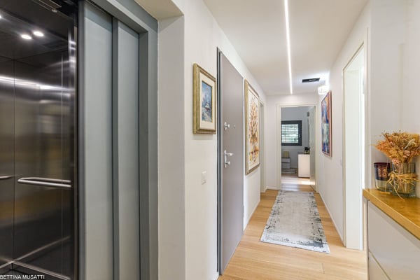 VACALLO – ATTICO ESCLUSIVO CON TERRAZZE PANORAMICHE E JACUZZI IN POSIZIONE PRESTIGIOSA 9