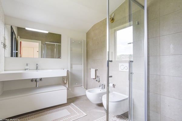 VACALLO – ATTICO ESCLUSIVO CON TERRAZZE PANORAMICHE E JACUZZI IN POSIZIONE PRESTIGIOSA 13