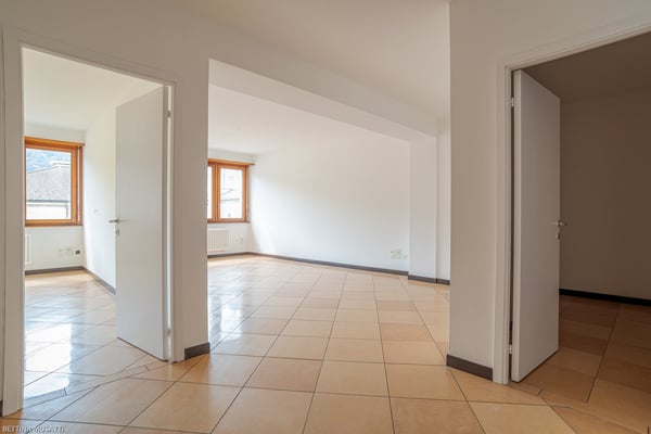 CHIASSO ZENTRUM – 1.5 LOKALE IN DER CORSO SAN GOTTARDO ZU VERMIETEN 3