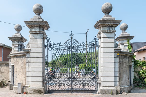 ALBIOLO - STILE E FUNZIONALITA’:VILLA INDIPENDENTE CON CARATTERE UNICO E TERRENO EDIFICABILE 4