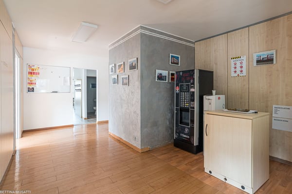 CHIASSO – AMPIO OPEN SPACE ARREDATO IN POSIZIONE STRATEGICA 3