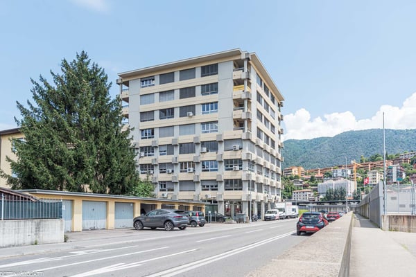 CHIASSO – SPAZIOSO UFFICIO 10