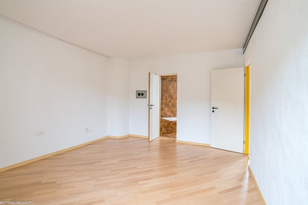 RANCATE – AFFASCINANTE CASA CON LOGGIA E VISTA PANORAMICA 9