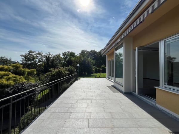 STABIO – IMMERSA NEL VERDE DELLE VIGNE, UNA DIMORA ISPIRATA AL BAUHAUS 7