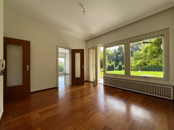 STABIO – UMGEBEN VON WEINBERGEN, EIN BAUHAUS-INSPIRIERTES DOMIZIL 8