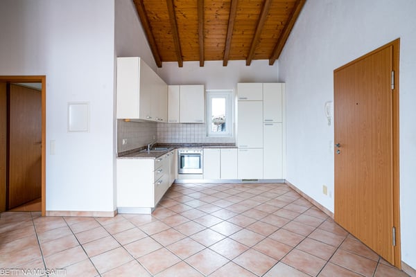 MENDRISIO – 1.5 LOCALI TRAVI A VISTA 1