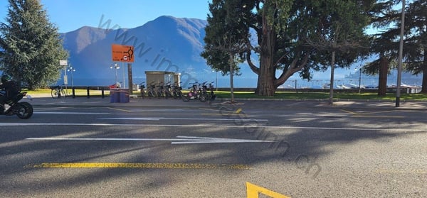 Locale commerciale/negozio con vetrine fronte lago a Lugano centro 4