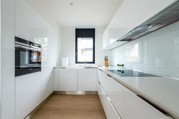 Casa moderna con piscina a Caslano - Disponibile subito 2