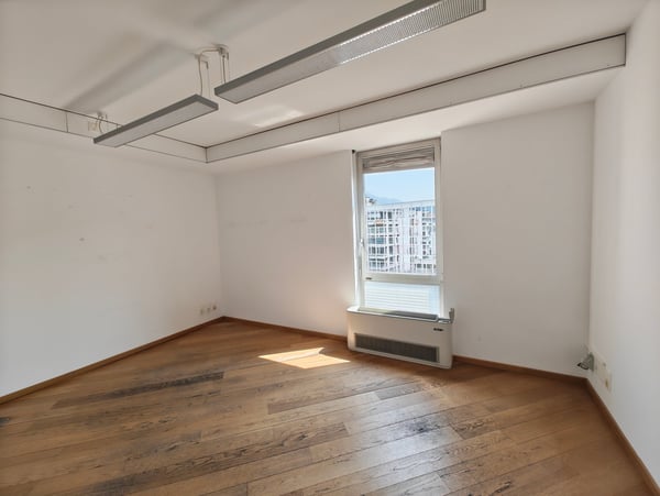 Ufficio luminoso e modulabile in posizione centrale 4