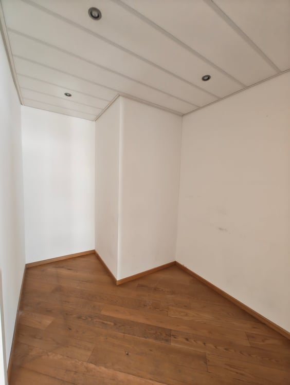 Ufficio luminoso e modulabile in posizione centrale 9