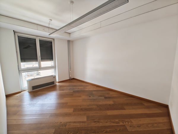 Ufficio luminoso e modulabile in posizione centrale 7