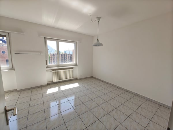 Luminoso appartamento di 5 locali al 6° piano con vista panoramica – Lugano 4