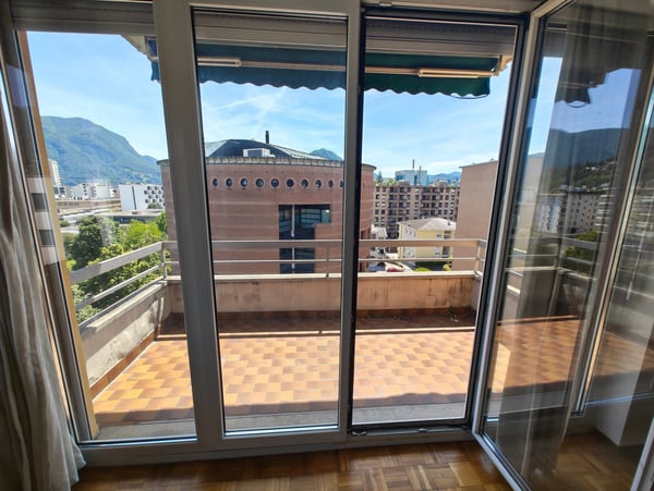Luminoso appartamento di 5 locali al 6° piano con vista panoramica – Lugano 8