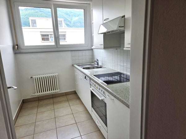 Accogliente bilocale con balcone e vista panoramica ad Ascona 3