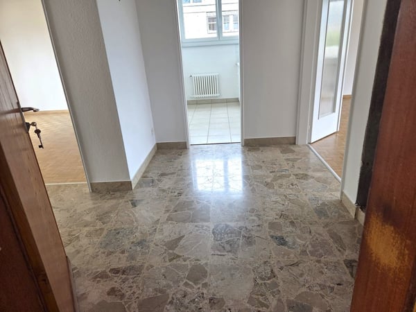 Accogliente bilocale con balcone e vista panoramica ad Ascona 6