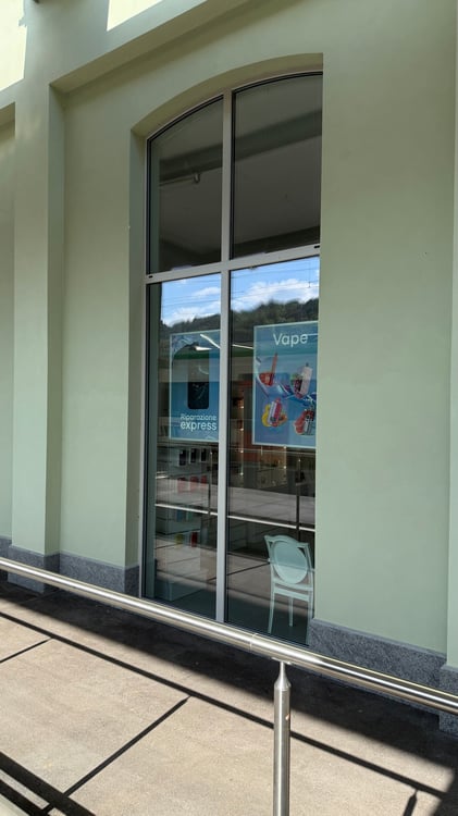 Modern Commercial Space in Central Chiasso 4