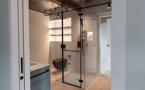 Exklusive 3.5-Zimmer-Dachwohnung im Rosengarten – Historischer Charme trifft modernes Design 7