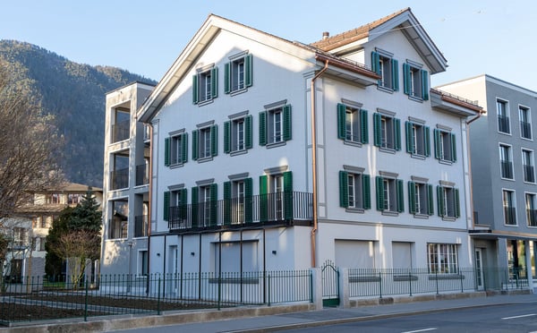 Exklusive 3.5-Zimmer-Dachwohnung im Rosengarten – Historischer Charme trifft modernes Design 2