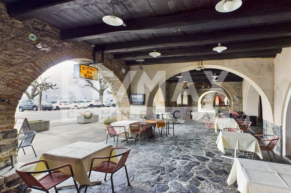 BISSONE: Wunderschöne Gewerbeimmobilie am See zu verkaufen 1