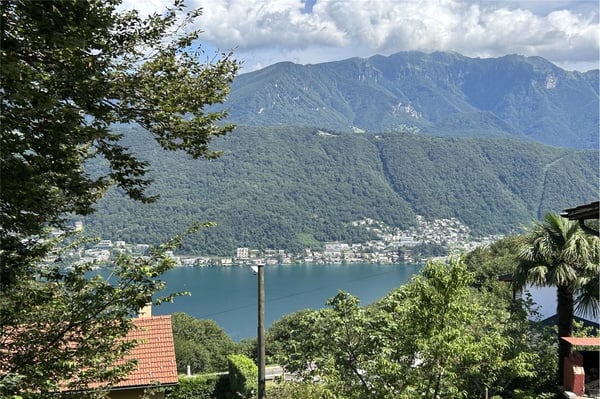 Terreno edificabile a Carona con vista lago 1