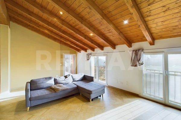 Neues Kernhaus mit drei Wohnungen. Gute Investition! 1