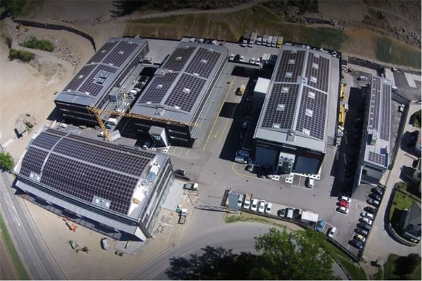 Ampi spazi commerciali nel Centro CAST-CASTIONE 2