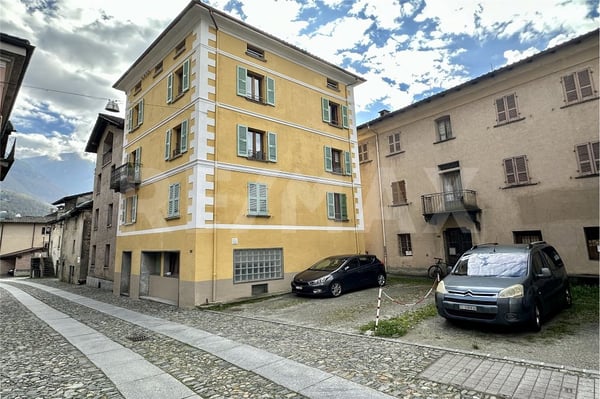 Palazzina con rendita molto interessante in vendita a Malvaglia 2