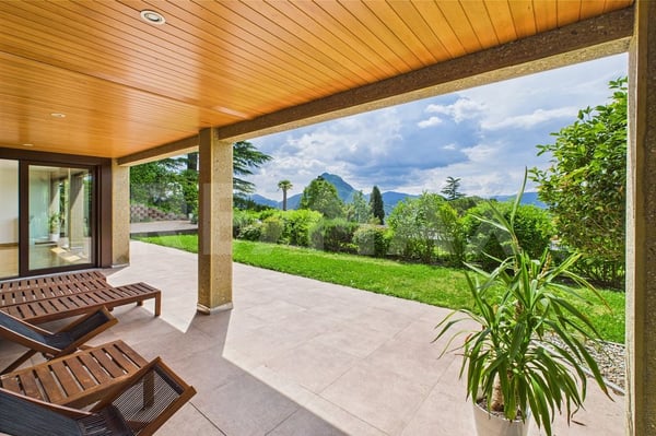 Den Luxus leben - Exklusive Wohnung mit privatem Garten und atemberaubender Aussicht 1