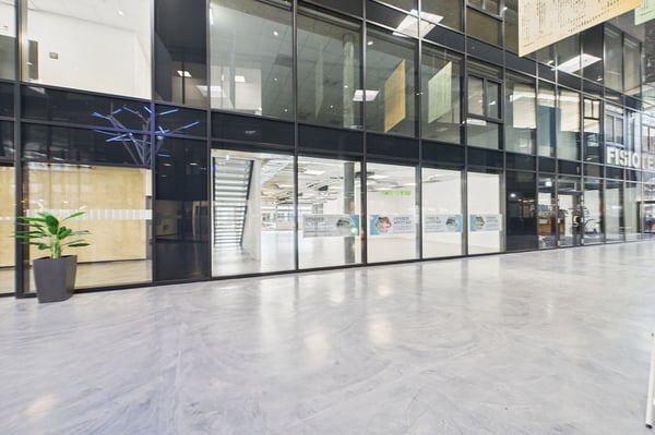 Prestigioso spazio commerciale a Taverne 2